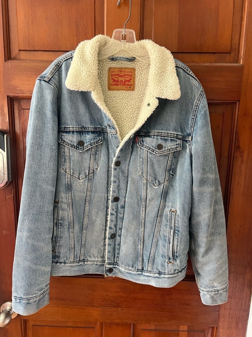 Levi’s Sherpa Lined Denim Trucker Jacket Size M Light Wash Distressed Vintage